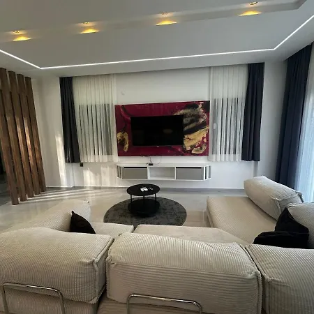 Pinewood Villa *